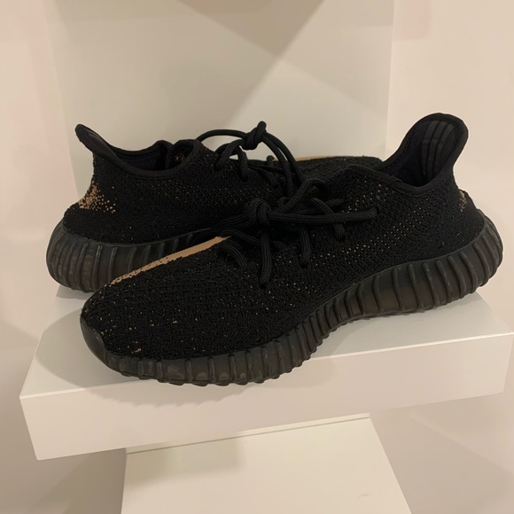 Yeezy Boost 350 V2 - Picture 2 of 10
